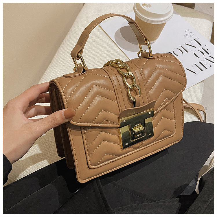 Fashion Popular One Shoulder New Flip Portable Small Square Bag