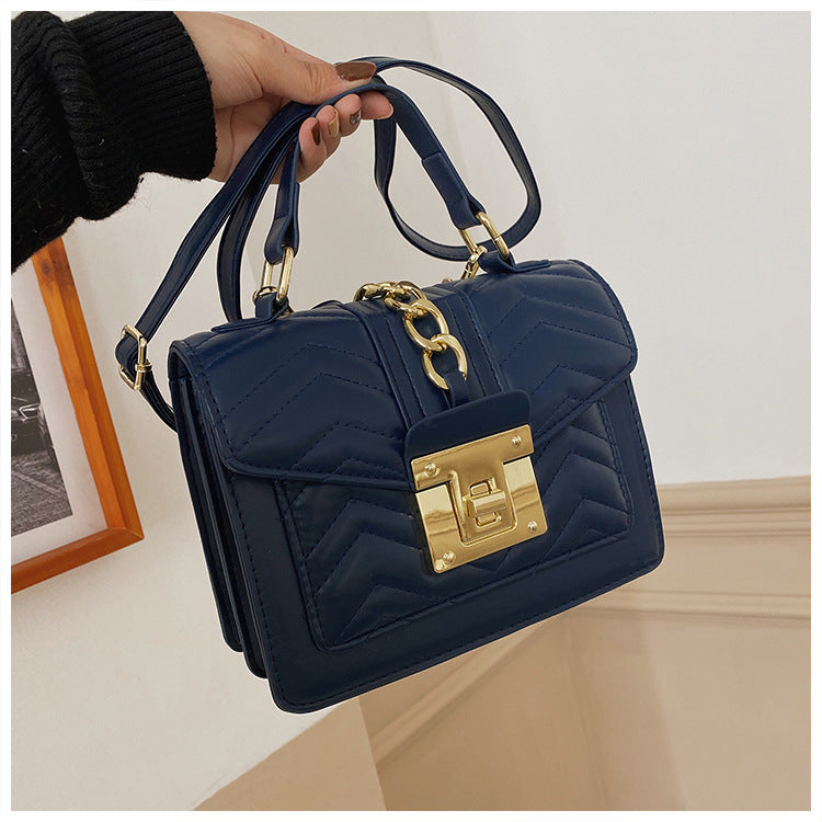 Fashion Popular One Shoulder New Flip Portable Small Square Bag